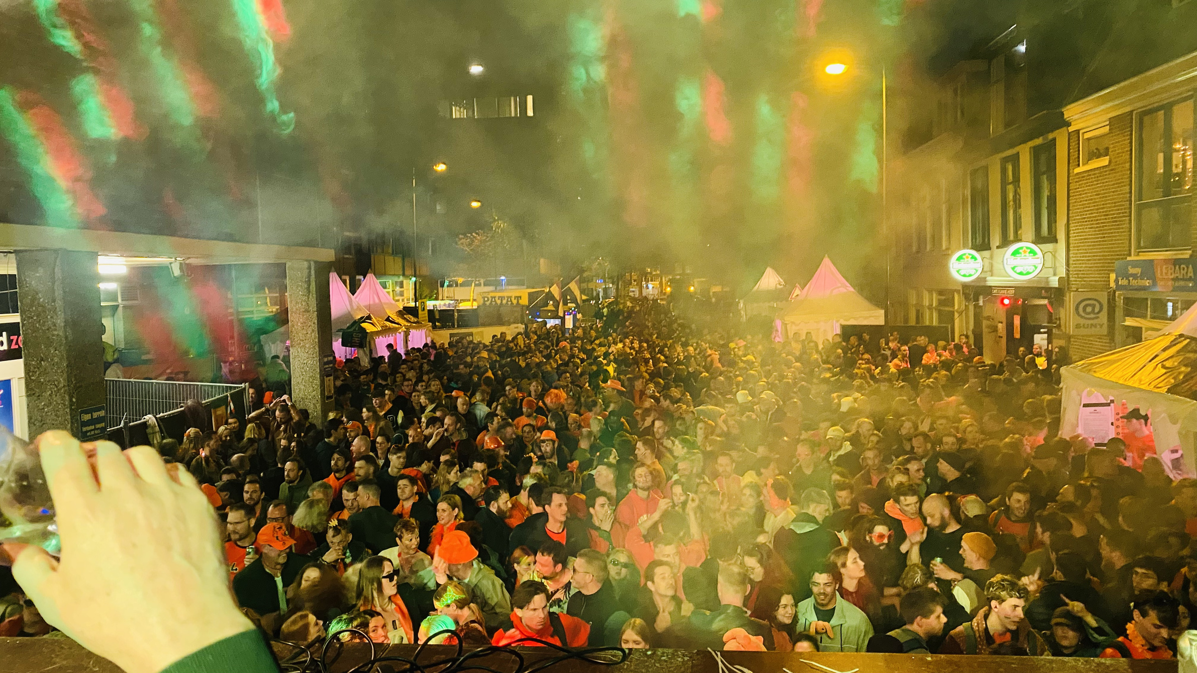 Koningsdag sfeer met lichtshow