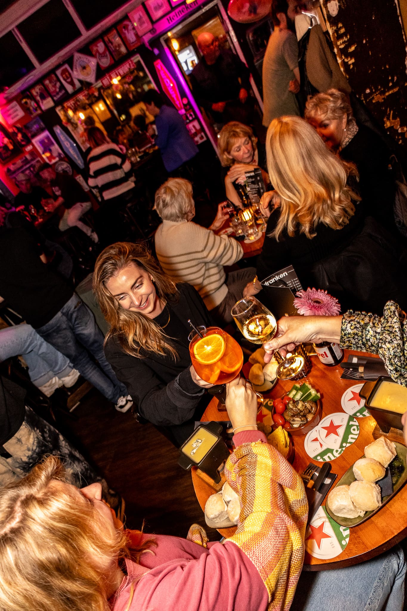Drukke avond bij Café de Lange Heer